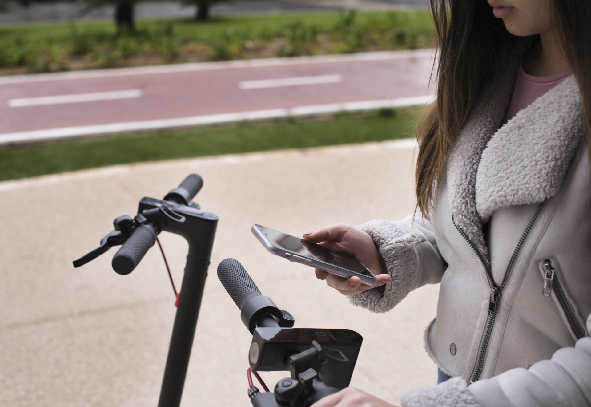 BLE-Enabled Bike Stand Controller